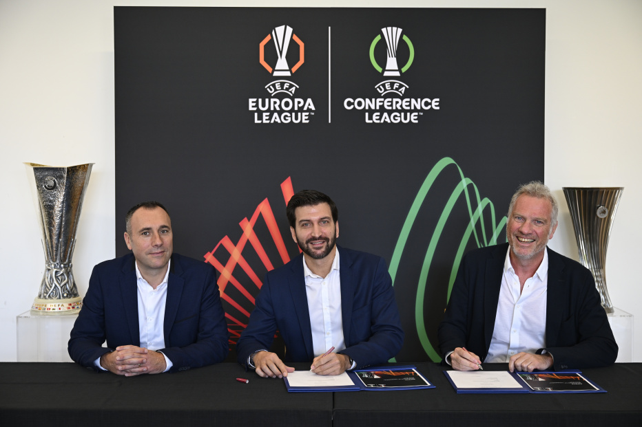 Nella foto da sinistra a destra: Fabien Brosse, Frédéric Boistard e Guy Laurent Epstein, Direttore Marketing UEFA